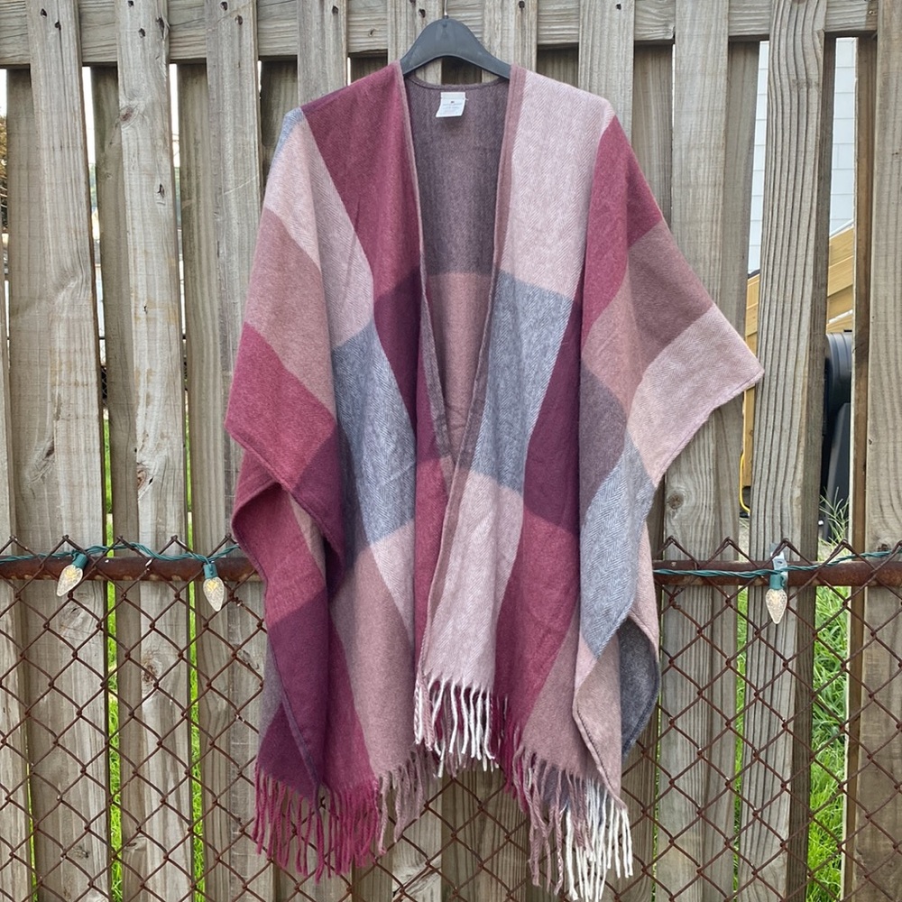 Woolrich Wrap Blanket Wrap Shawl Fringed NWOT